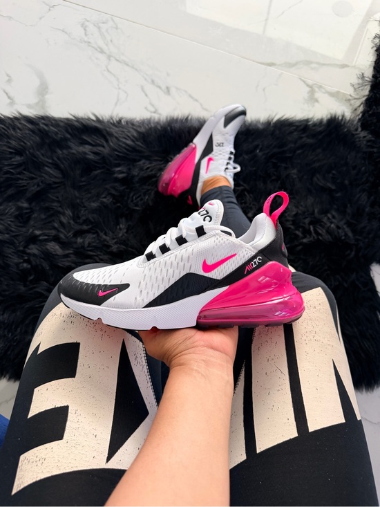 Nike Shoes - Nike Air Max 270